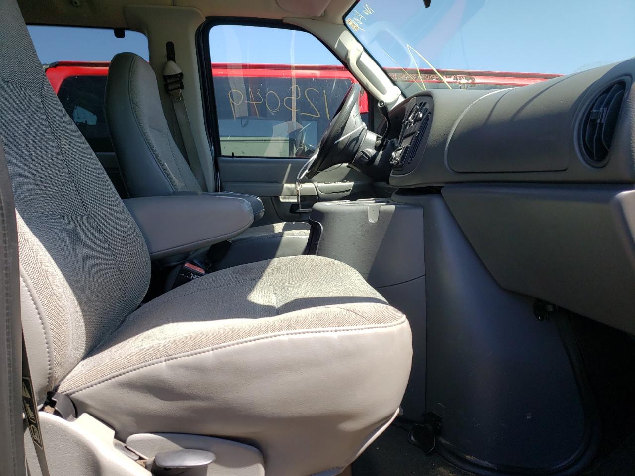Photo 5 from auction – 2003 FORD ECONOLINE with VIN 1FBSS31L23HA24338