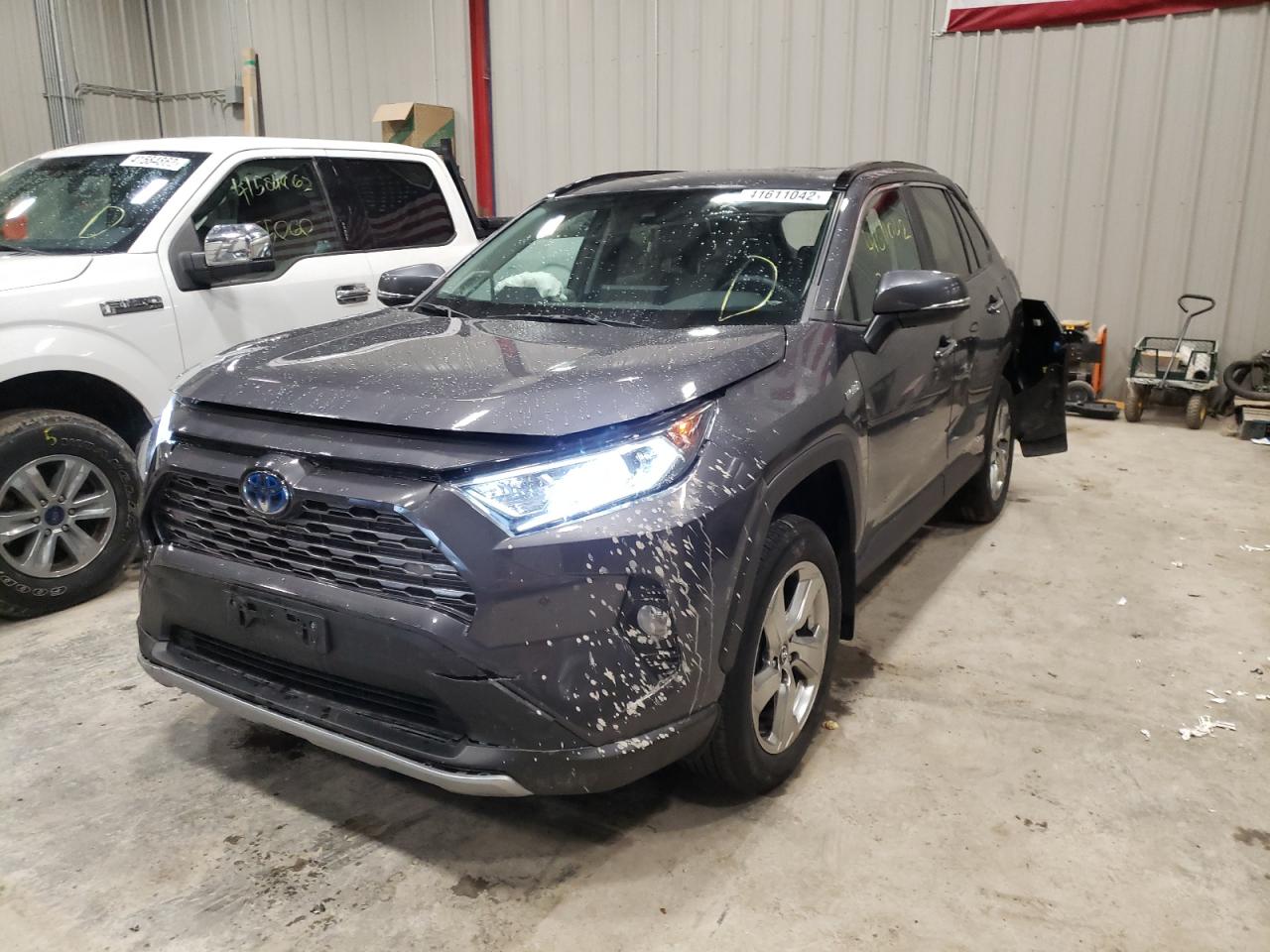 Photo 2 from auction – 2020 TOYOTA RAV4 LIMIT with VIN 2T3DWRFV5LW075218