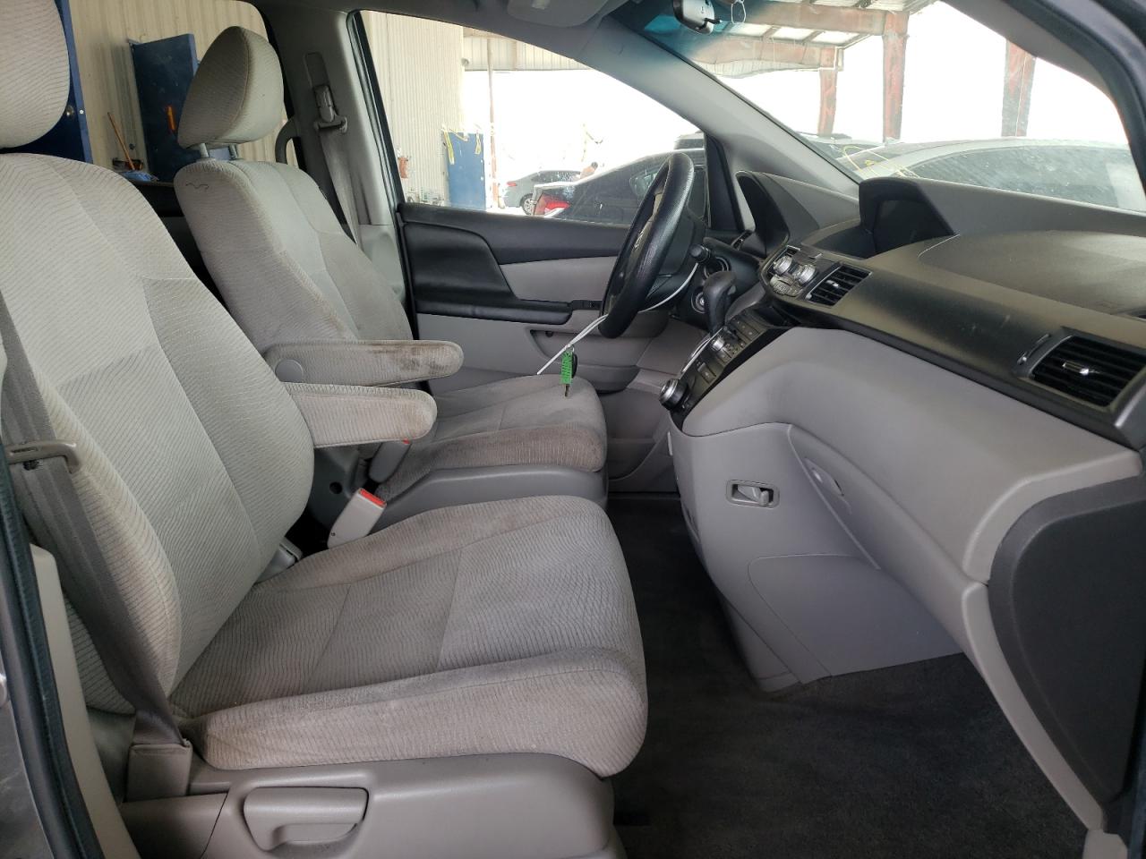 Photo 5 from auction – 2012 HONDA ODYSSEY LX with VIN 5FNRL5H23CB009329