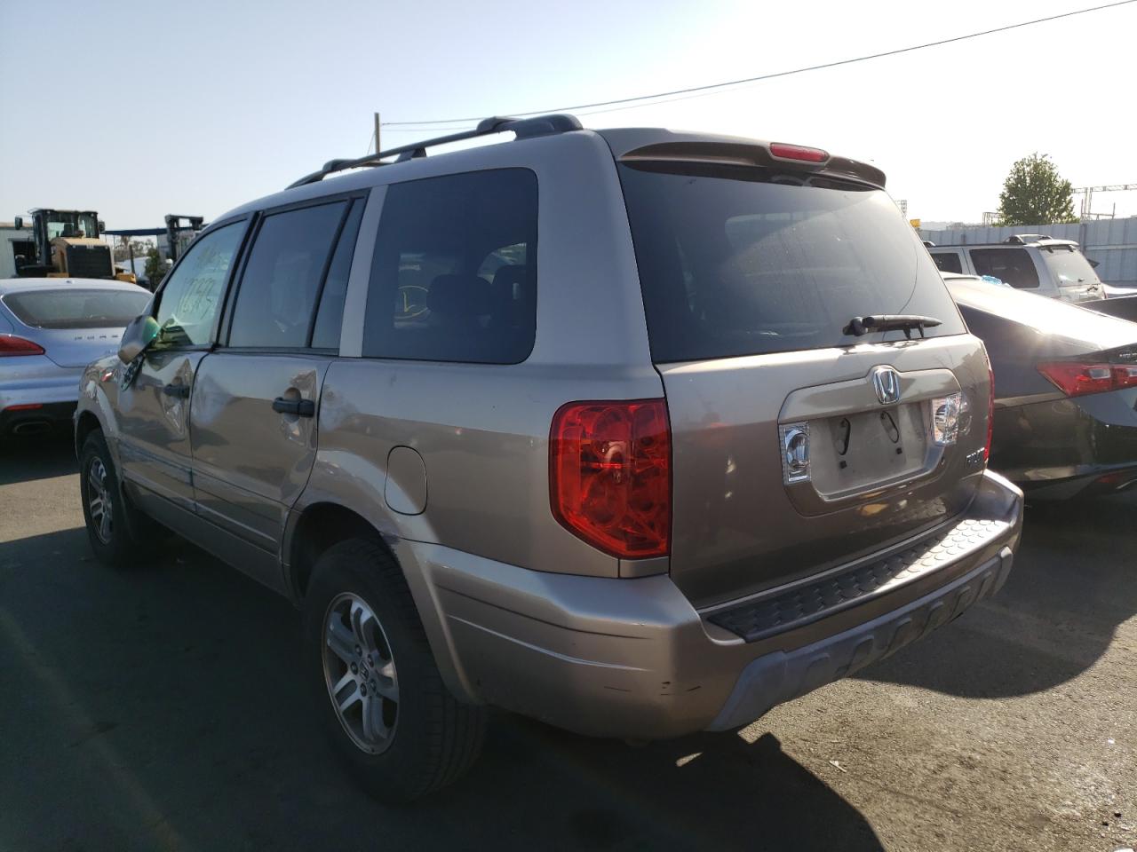 صورة رقم 3 من المزاد - 2004 HONDA PILOT مع VIN 2HKYF18514H577734