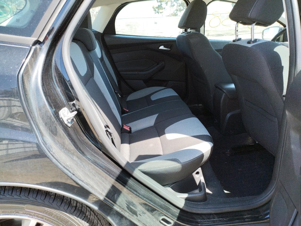 Photo 6 from auction – 2014 FORD FOCUS SE with VIN 1FADP3K29EL446446