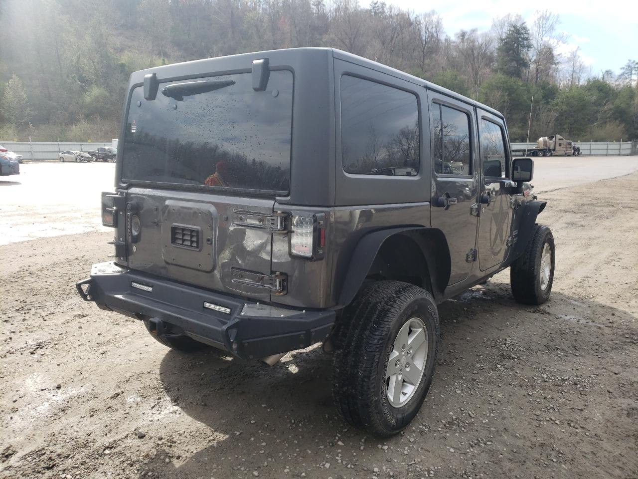 Photo 4 from auction – 2016 JEEP WRANGLER U with VIN 1C4BJWDG4GL268896