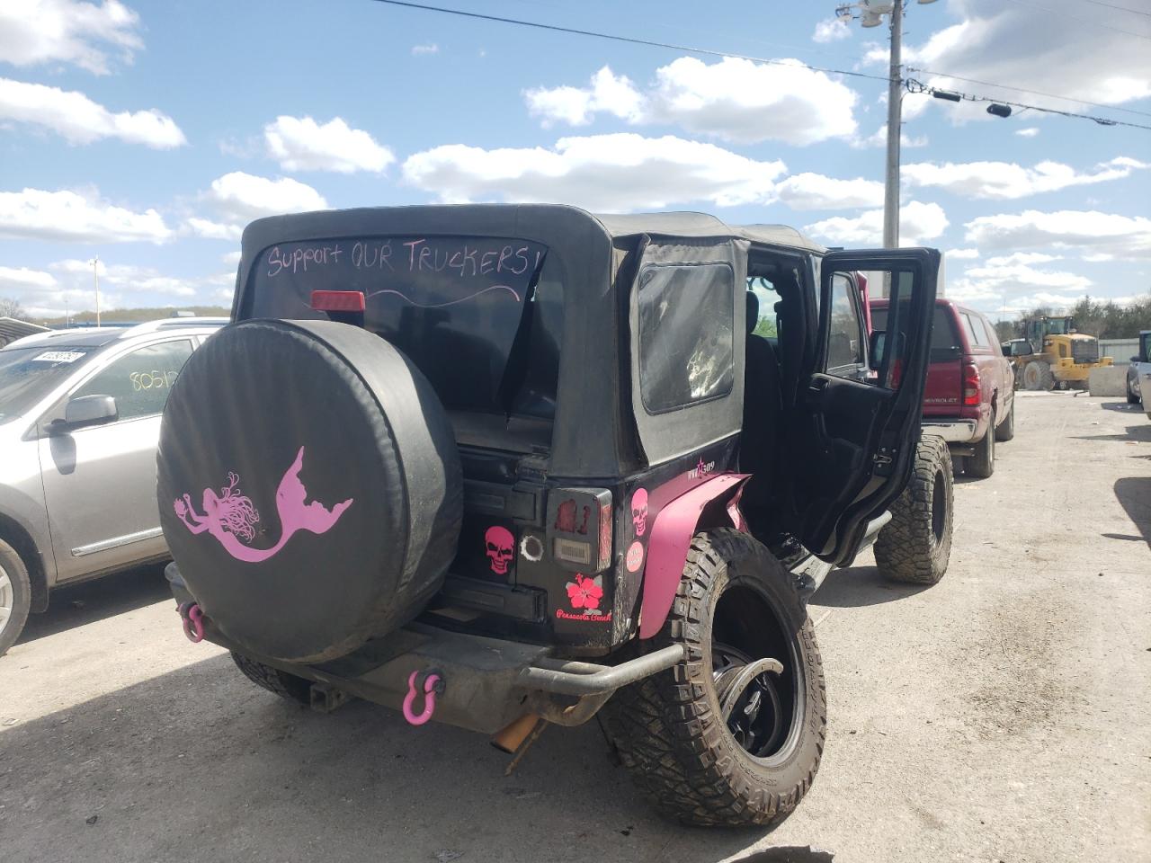 Photo 4 from auction – 2014 JEEP WRANGLER U with VIN 1C4BJWDG8EL130405
