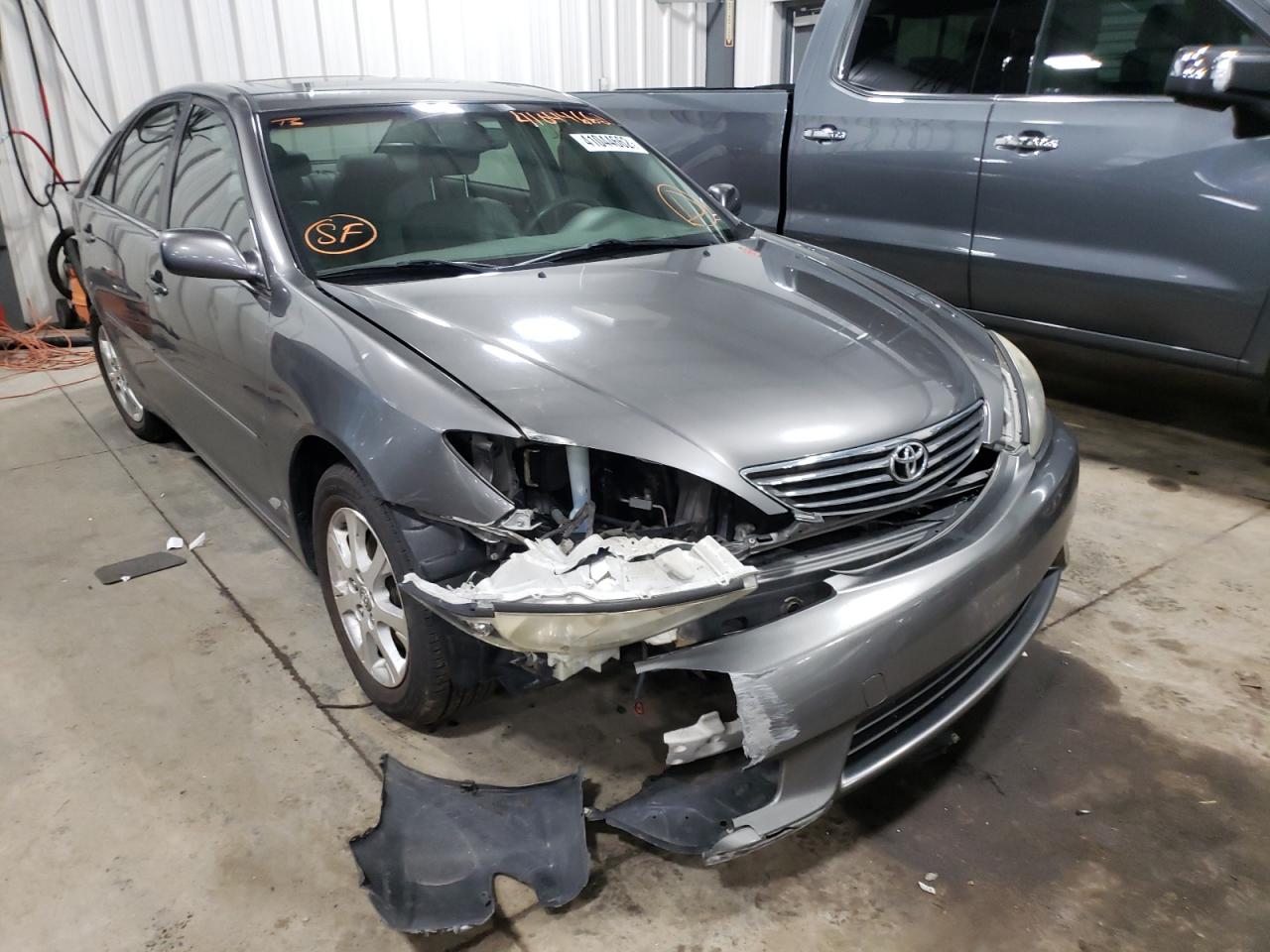 Photo 1 from auction – 2005 TOYOTA CAMRY LE with VIN JTDBF30K050159442
