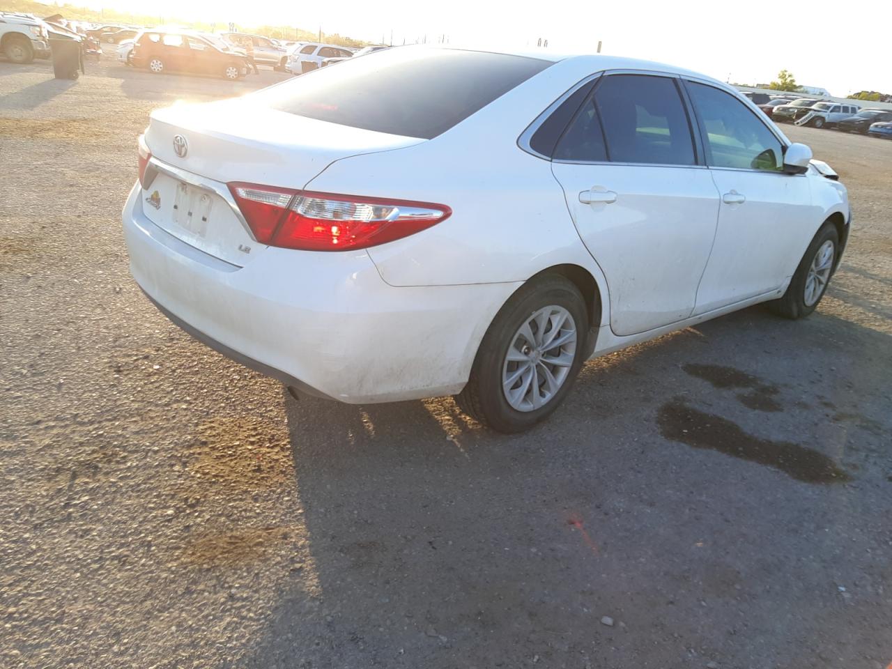 Photo 4 from auction – 2016 TOYOTA CAMRY LE with VIN 4T4BF1FK2GR569684