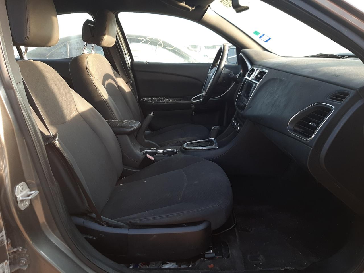 Photo 5 from auction – 2013 CHRYSLER 200 TOURIN with VIN 1C3CCBBB0DN542985