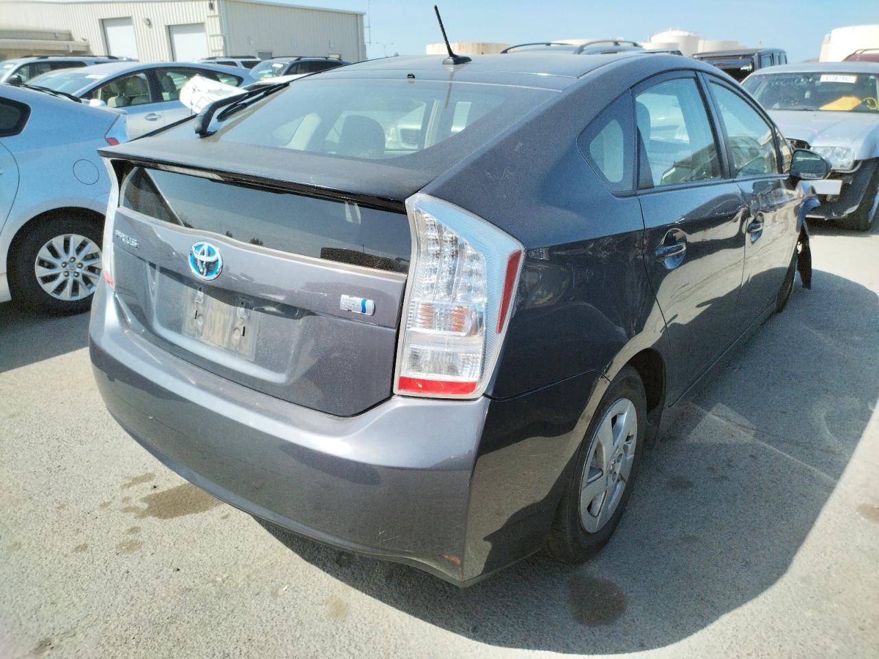Photo 4 from auction – 2011 TOYOTA PRIUS with VIN JTDKN3DU0B5372064