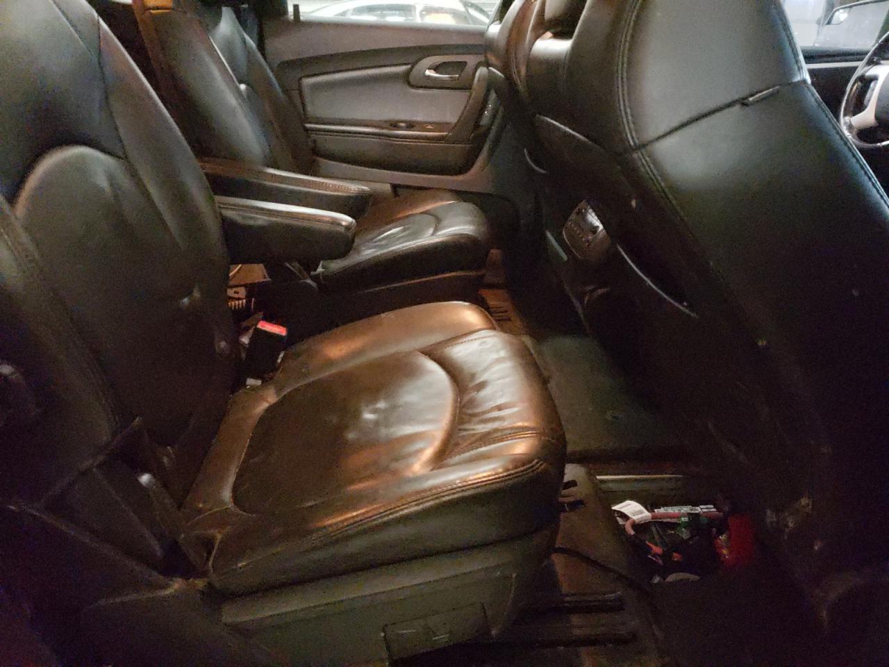 Photo 6 from auction – 2011 CHEVROLET TRAVERSE L with VIN 1GNKRJED1BJ349320