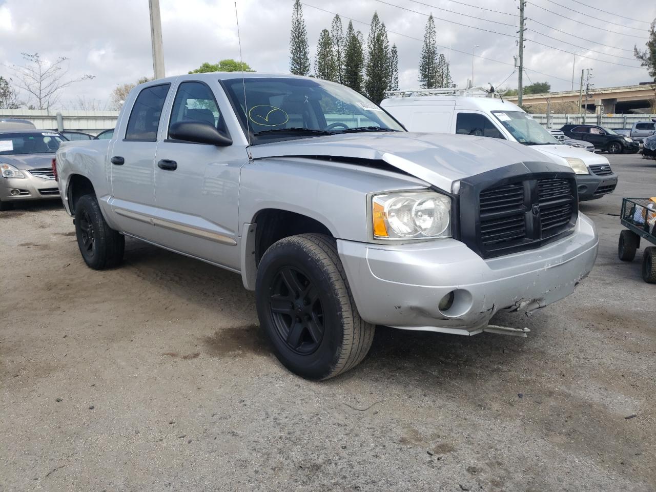 DODGE DAKOTA QUA 2005 with VIN 1D7HE48K85S183070 - Photo from auction