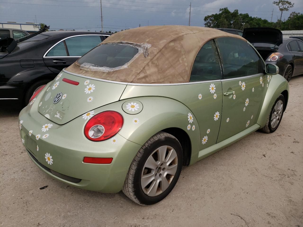 Photo 4 from auction – 2008 VOLKSWAGEN BEETLE CON with VIN 3VWPF31Y98M411857