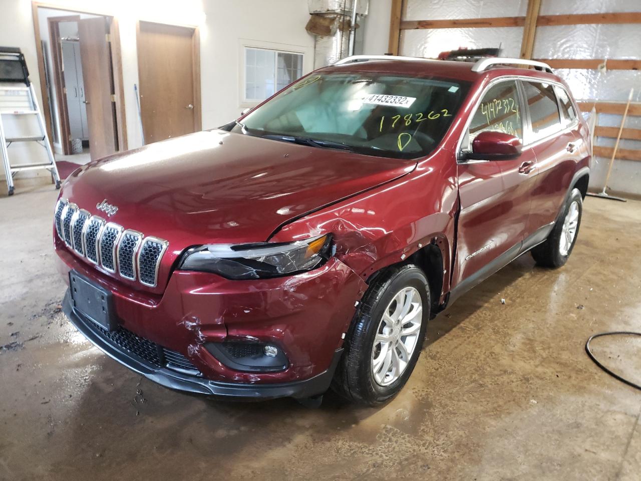 Photo 2 from auction – 2019 JEEP CHEROKEE L with VIN 1C4PJLCBXKD178262