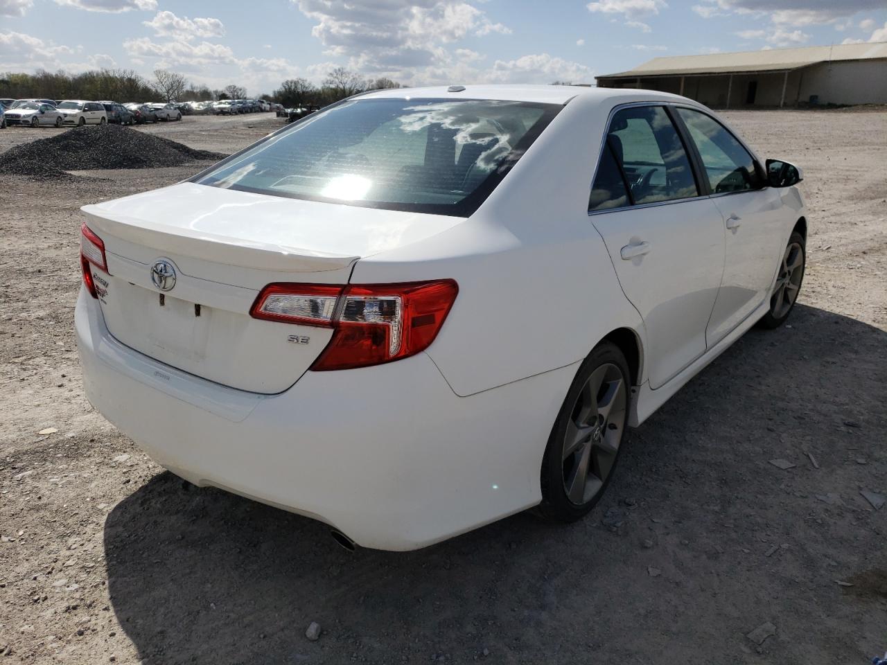 Photo 4 from auction – 2012 TOYOTA CAMRY SE with VIN 4T1BK1FK7CU516513