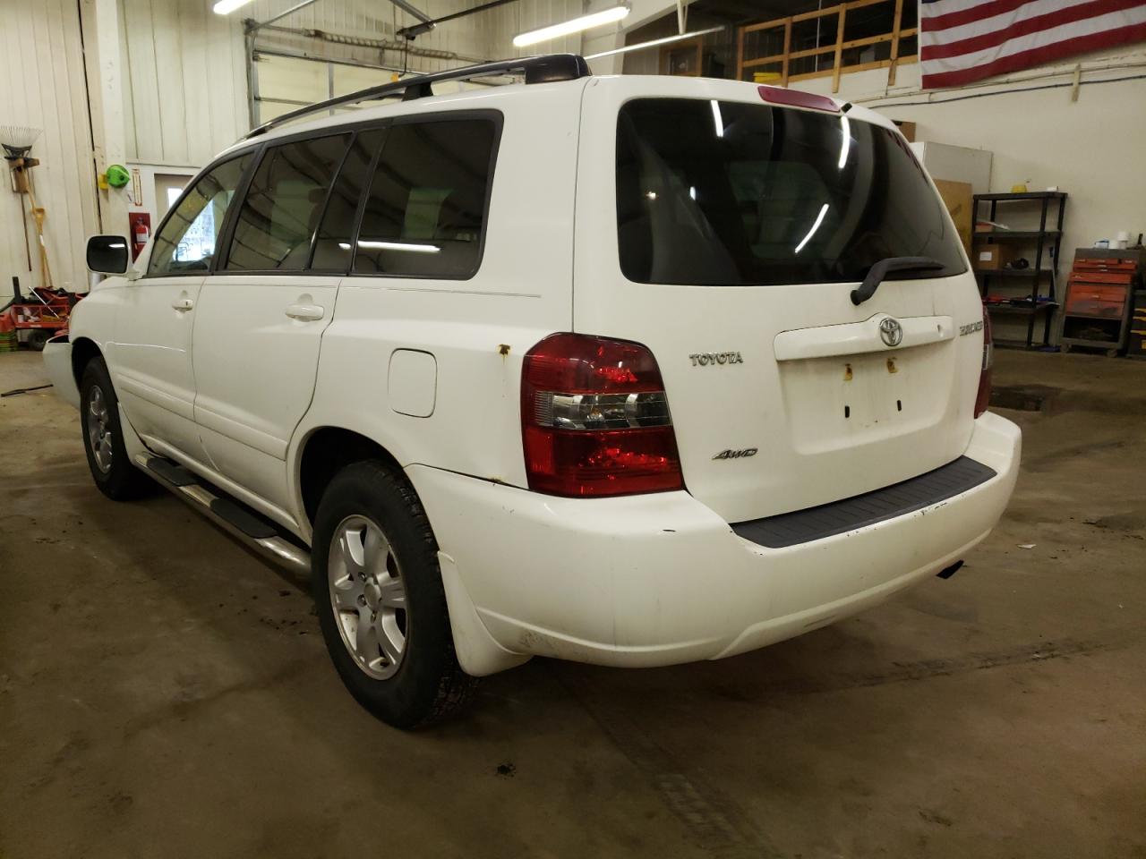 Photo 3 from auction – 2004 TOYOTA HIGHLANDER with VIN JTEHD21AX40028240