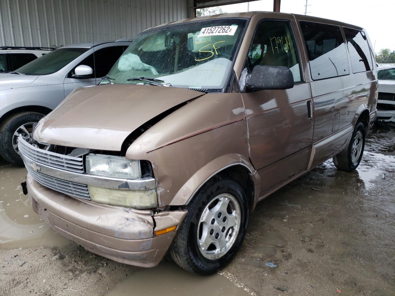 Photo 2 from auction – 2004 CHEVROLET ASTRO with VIN 1GNDM19X34B110795