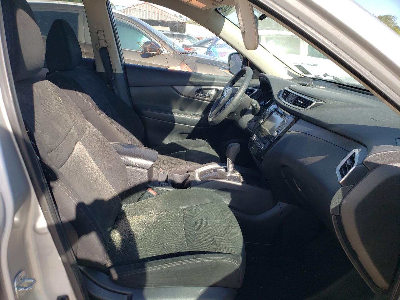 Photo 5 from auction – 2015 NISSAN ROGUE S with VIN 5N1AT2ML1FC843803