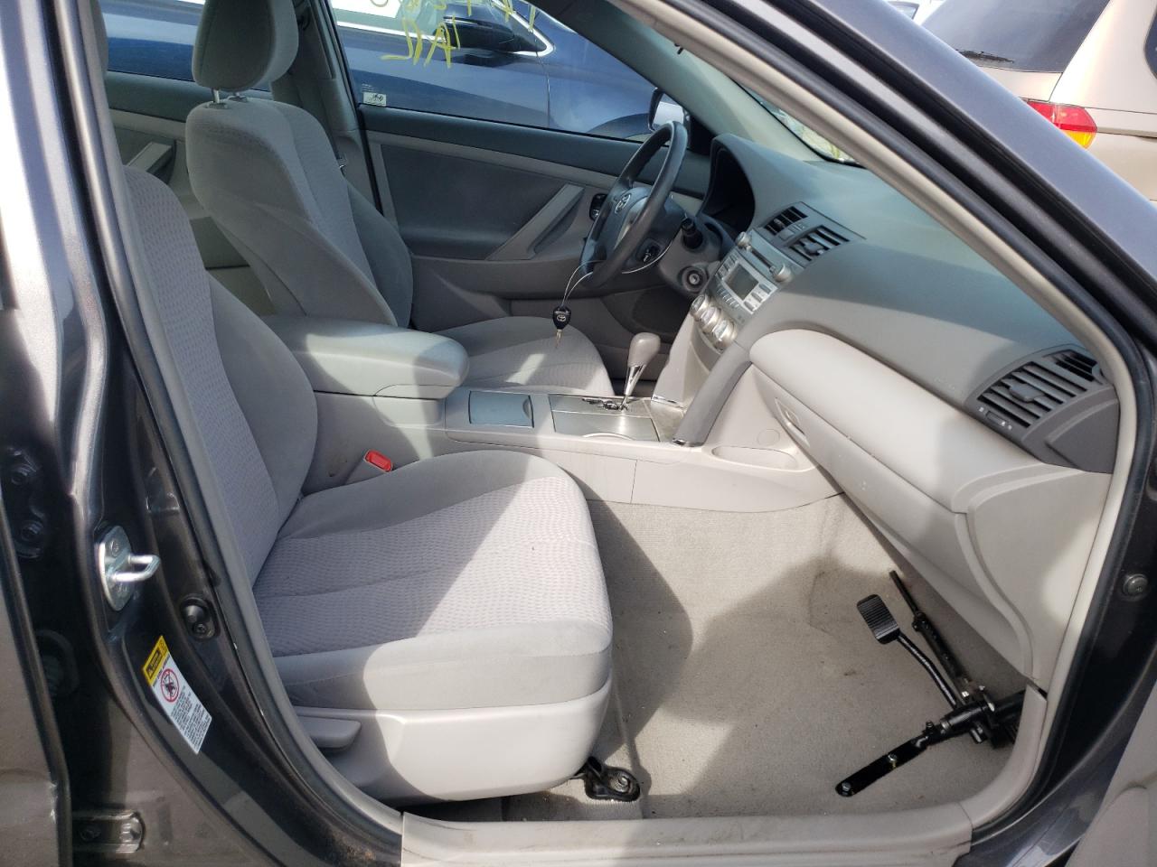 Photo 5 from auction – 2011 TOYOTA CAMRY BASE with VIN 4T4BF3EK1BR217573