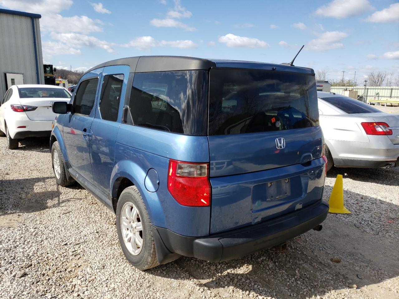 Photo 3 from auction – 2006 HONDA ELEMENT EX with VIN 5J6YH18766L009676