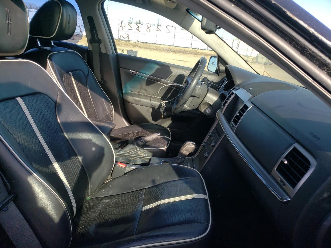 Photo 5 from auction – 2010 LINCOLN MKZ with VIN 3LNHL2JC3AR617906