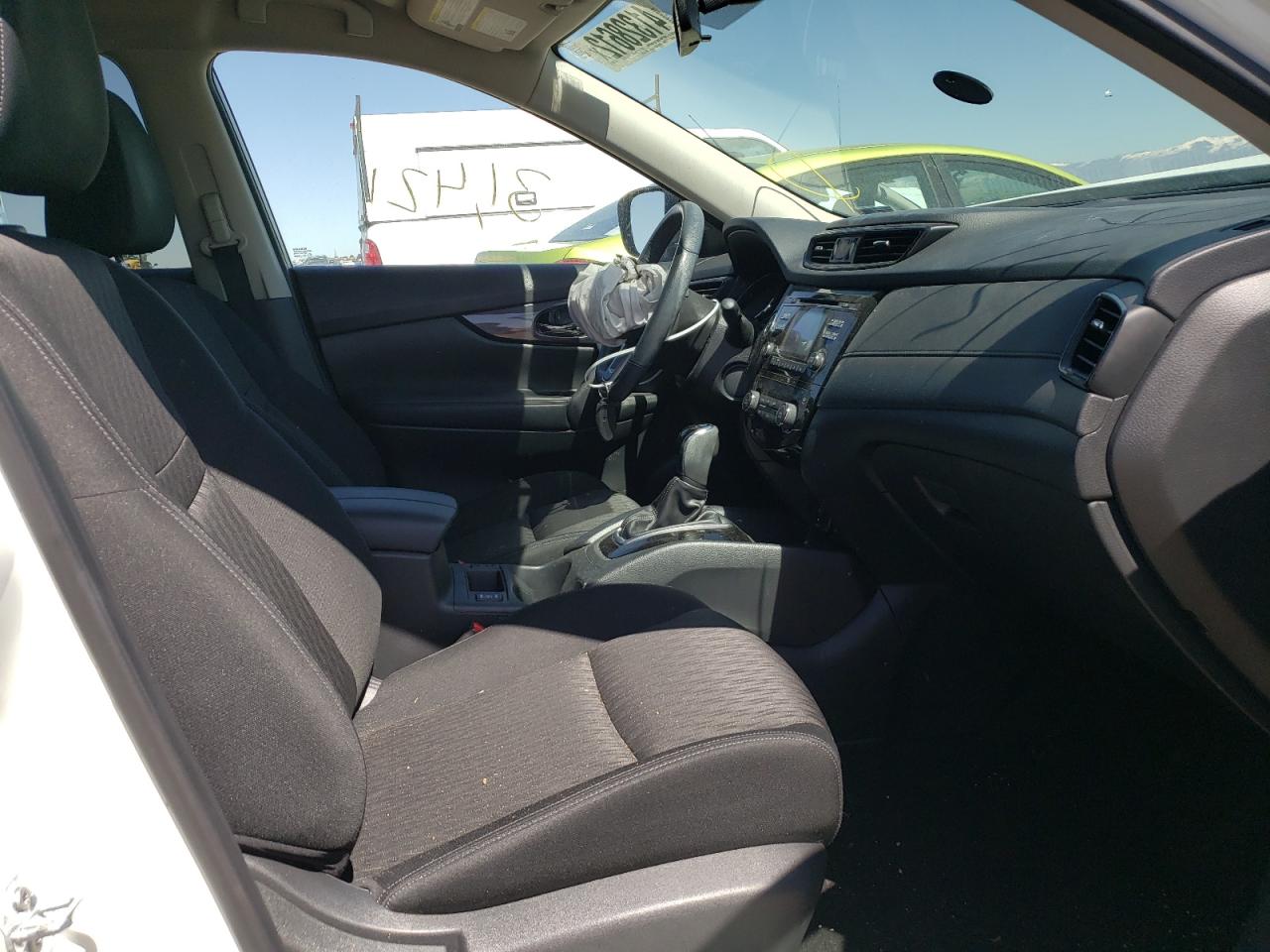 Photo 5 from auction – 2017 NISSAN ROGUE S with VIN KNMAT2MV5HP583097