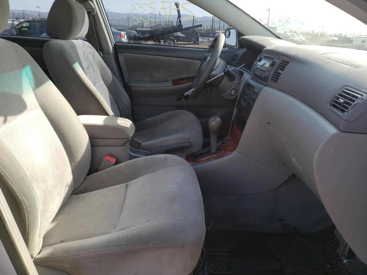 Photo 5 from auction – 2005 TOYOTA COROLLA CE with VIN 1NXBR32E95Z447186
