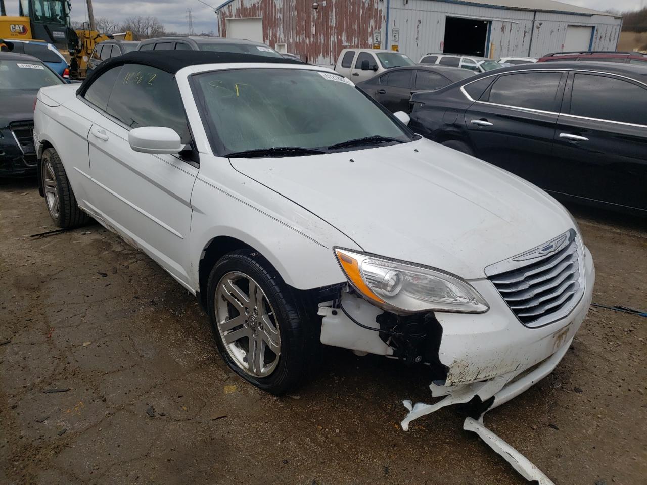 Photo 1 from auction – 2014 CHRYSLER 200 TOURIN with VIN 1C3BCBEGXEN131176