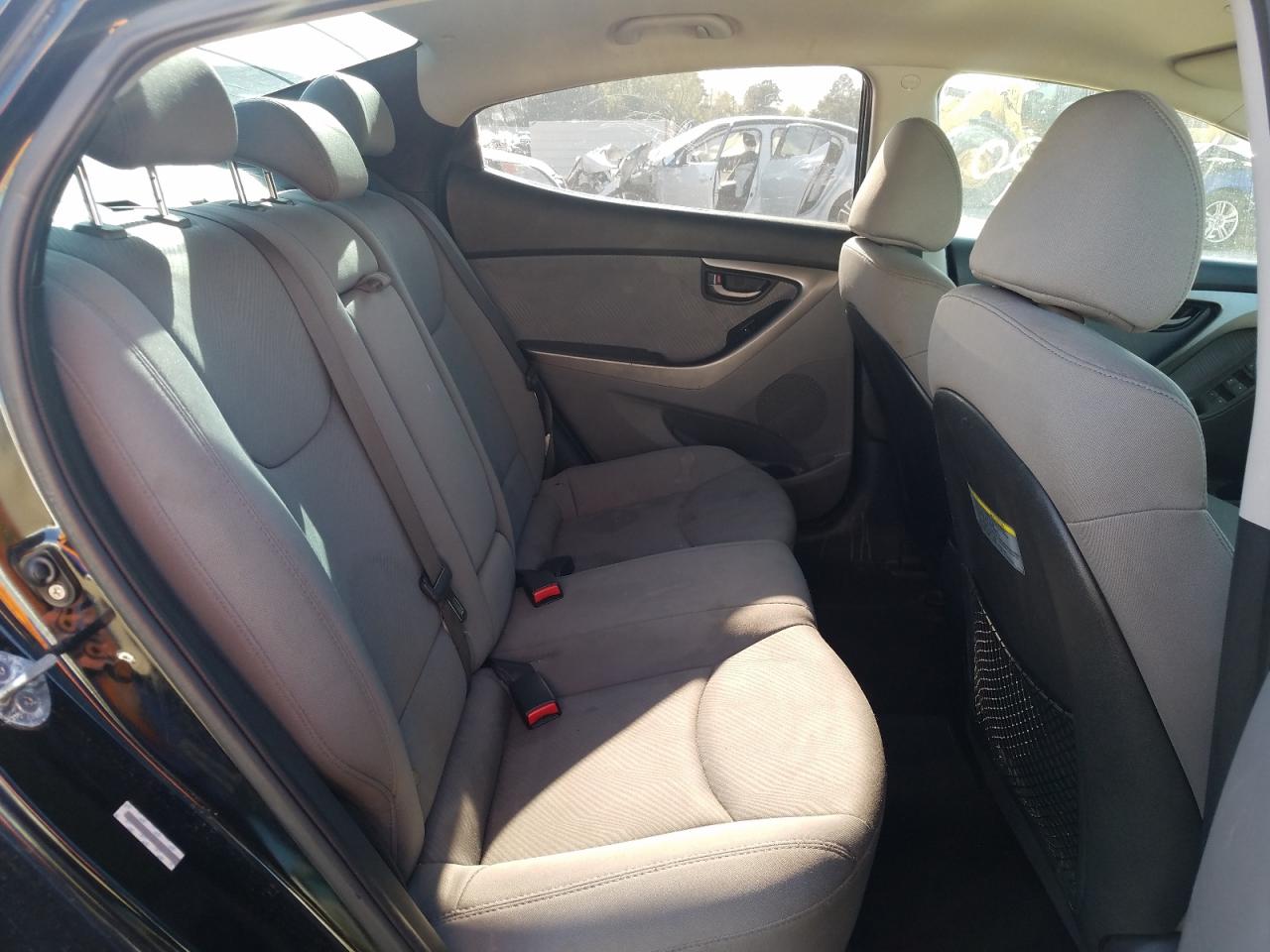 Photo 6 from auction – 2011 HYUNDAI ELANTRA GL with VIN KMHDH4AE8BU082157