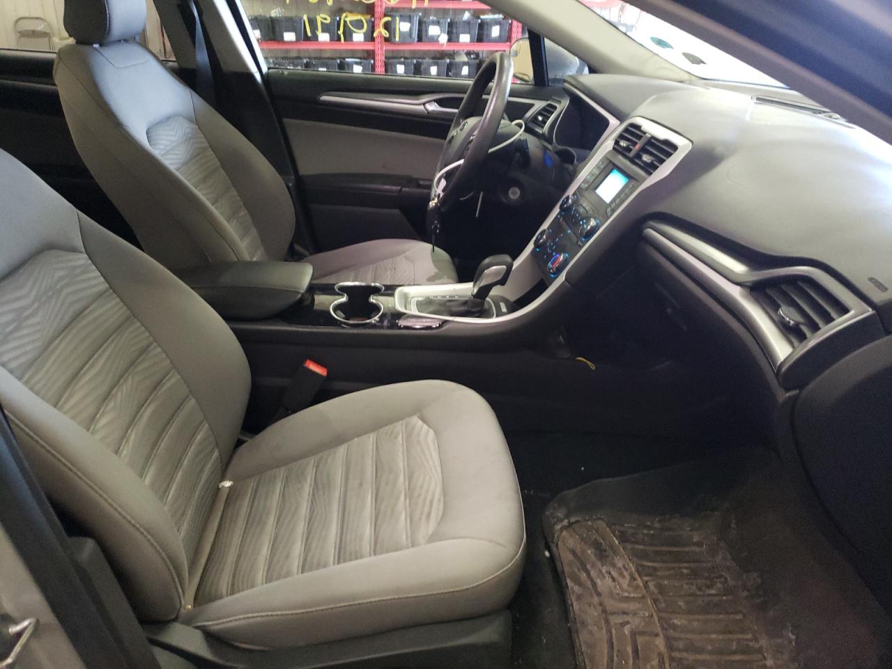 Photo 5 from auction – 2016 FORD FUSION S with VIN 3FA6P0G78GR184919