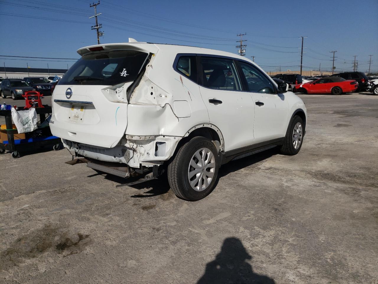 Photo 4 from auction – 2017 NISSAN ROGUE S with VIN KNMAT2MT1HP513207