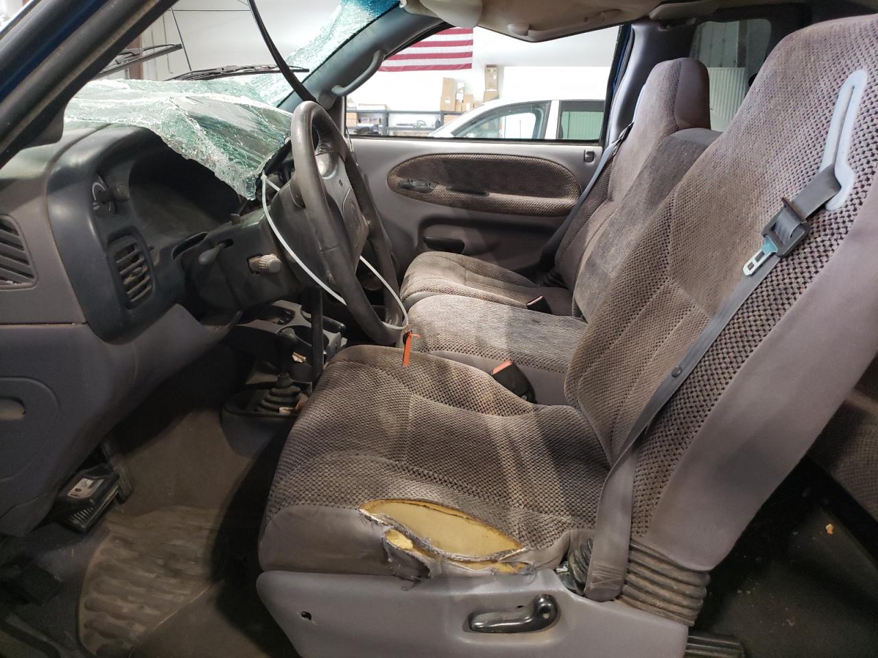 Photo 5 from auction – 1998 DODGE RAM 2500 with VIN 1B7KF23Z0WJ159892