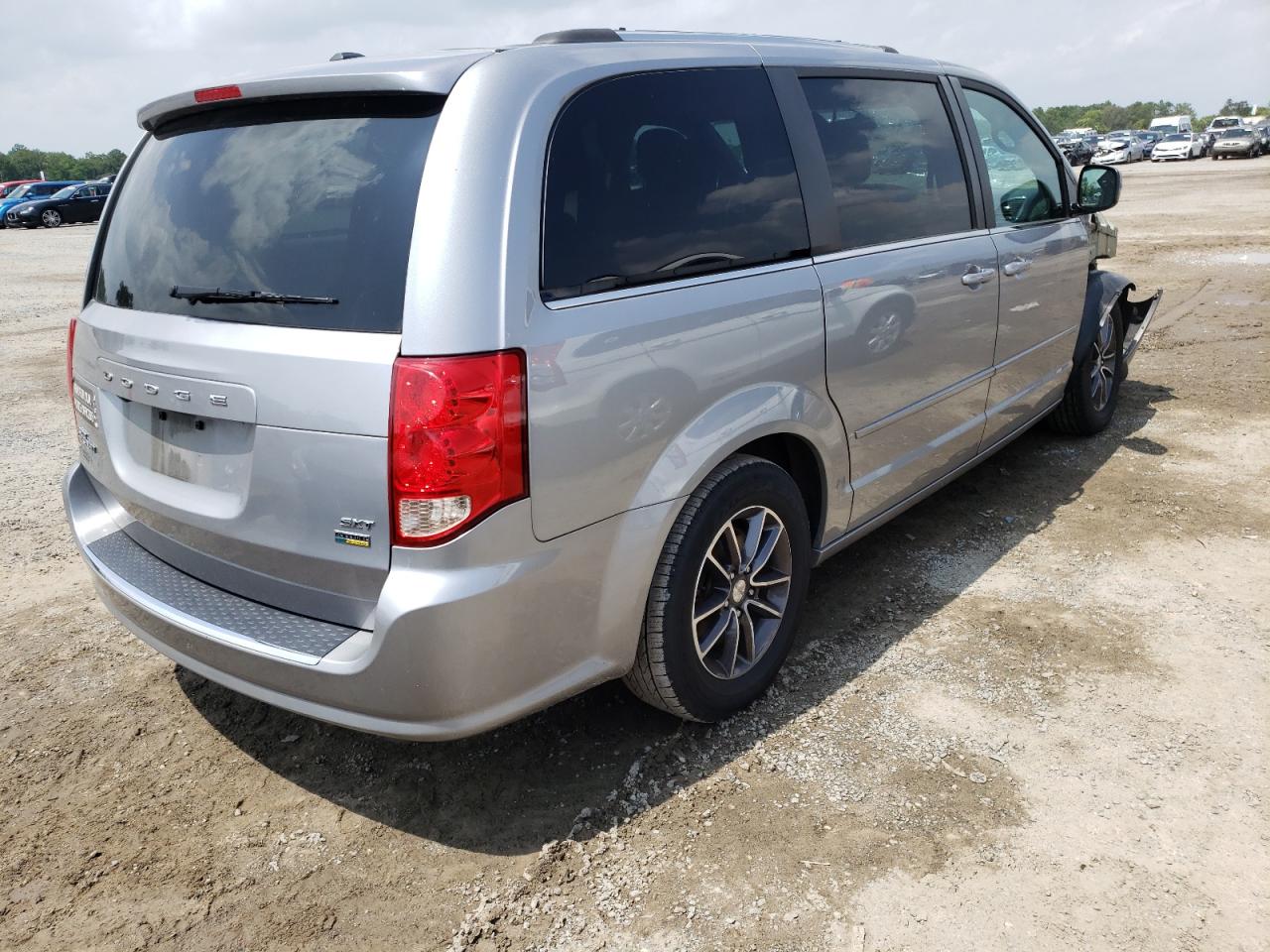 Photo 4 from auction – 2017 DODGE GRAND CARA with VIN 2C4RDGCG1HR800109