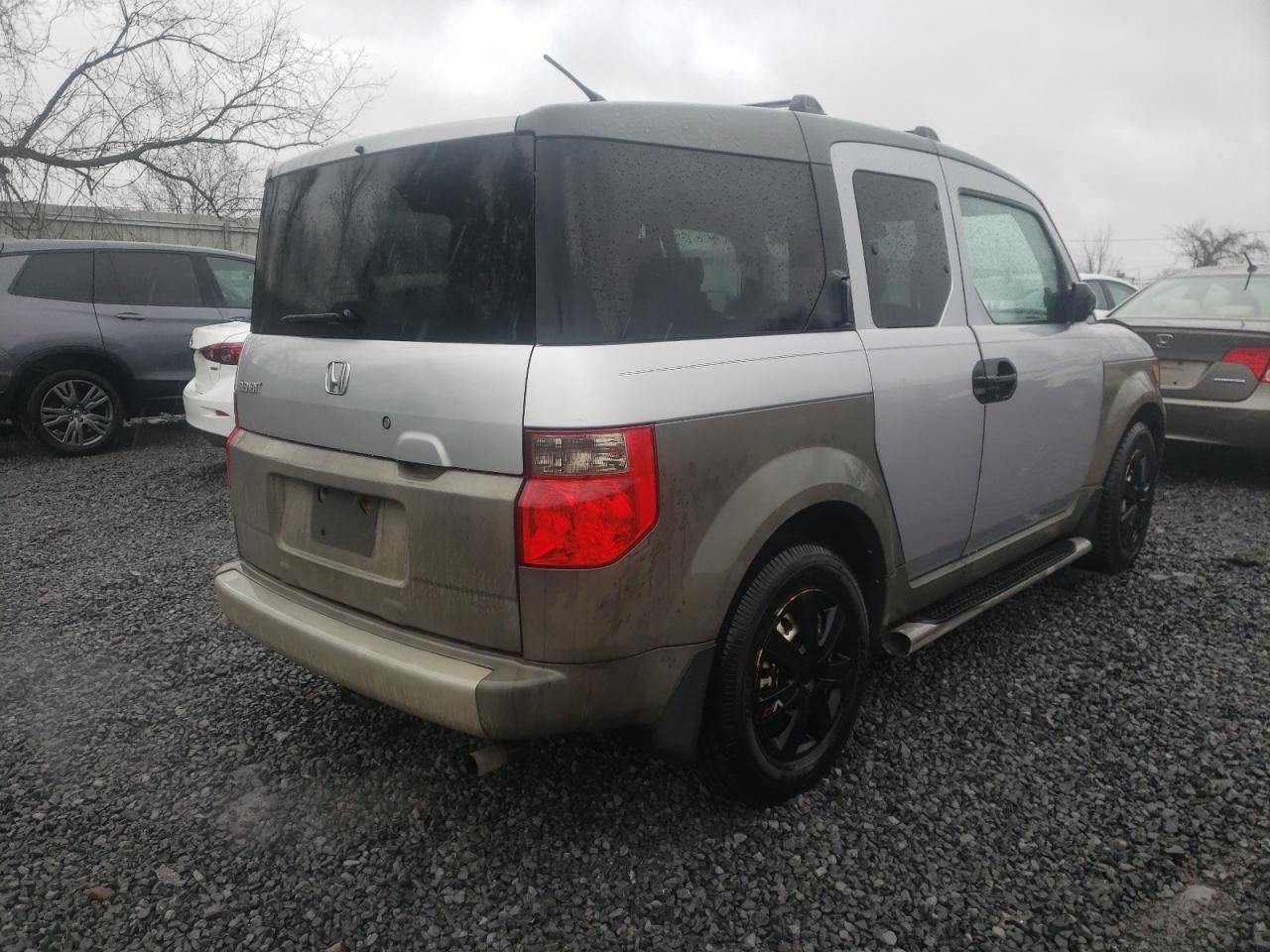 Photo 4 from auction – 2003 HONDA ELEMENT DX with VIN 5J6YH18253L006333