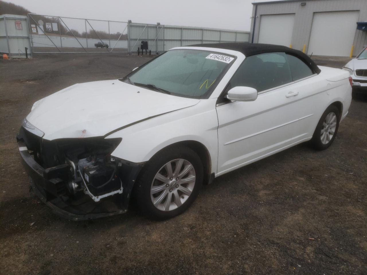 Photo 2 from auction – 2011 CHRYSLER 200 TOURIN with VIN 1C3BC2EB6BN568155