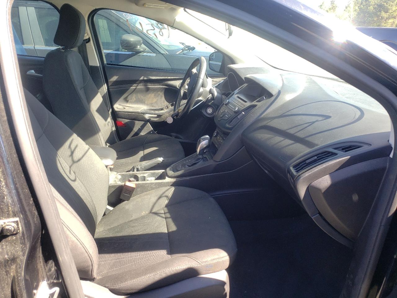 Photo 5 from auction – 2016 FORD FOCUS SE with VIN 1FADP3F27GL256478