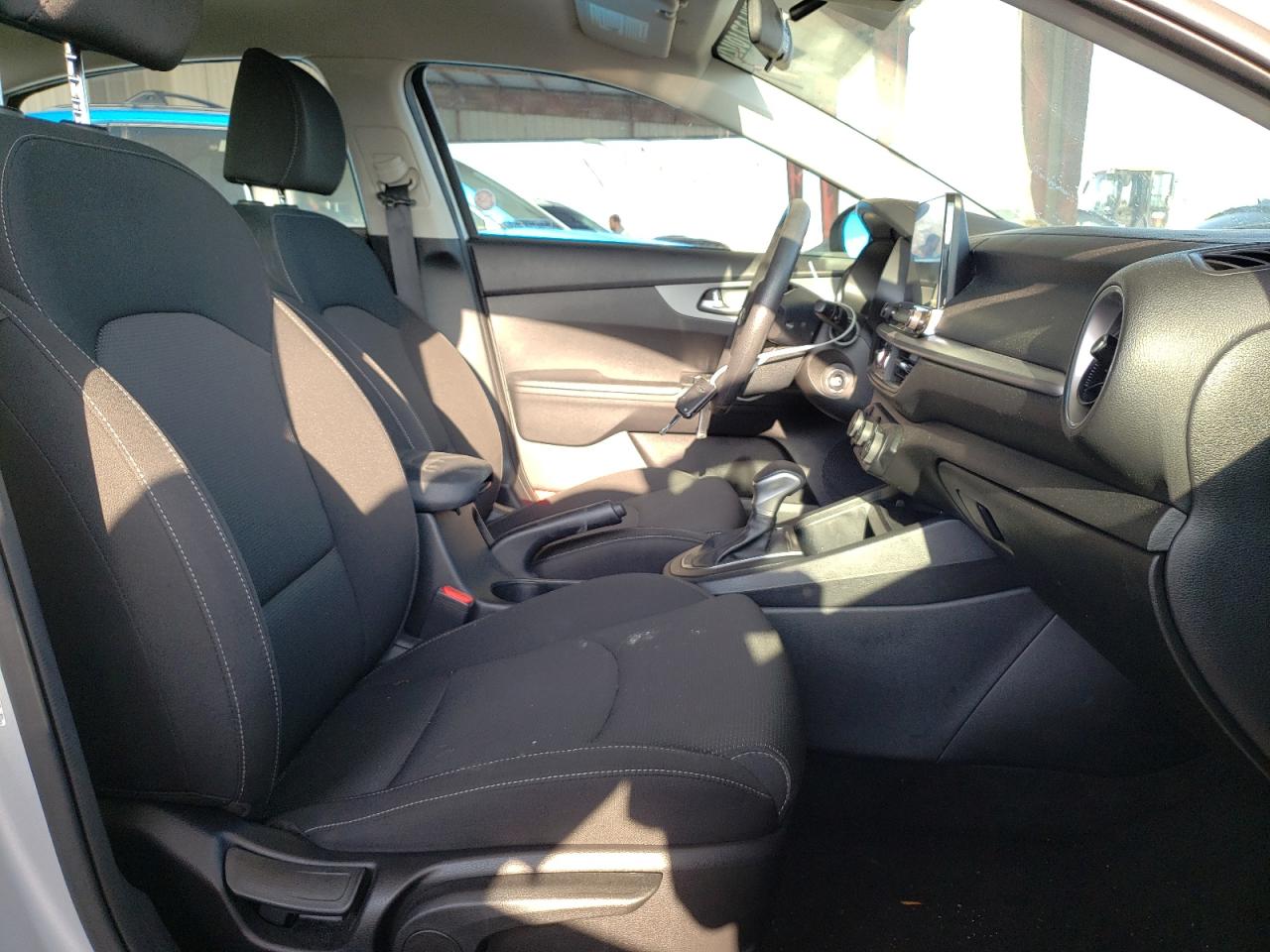 Photo 5 from auction – 2021 KIA FORTE FE with VIN 3KPF24AD4ME331920
