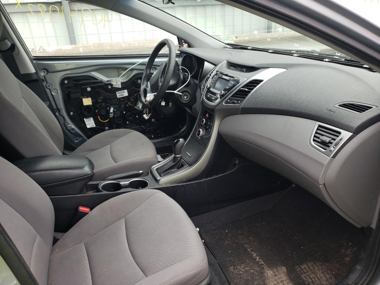Photo 5 from auction – 2016 HYUNDAI ELANTRA SE with VIN 5NPDH4AE7GH691584