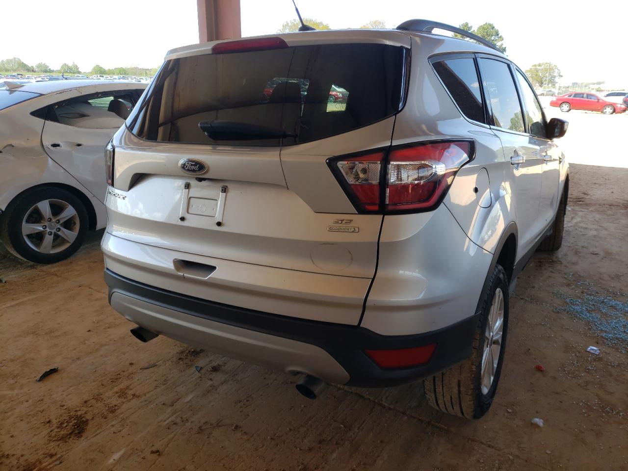 Photo 4 from auction – 2018 FORD ESCAPE SE with VIN 1FMCU0GD0JUB76028