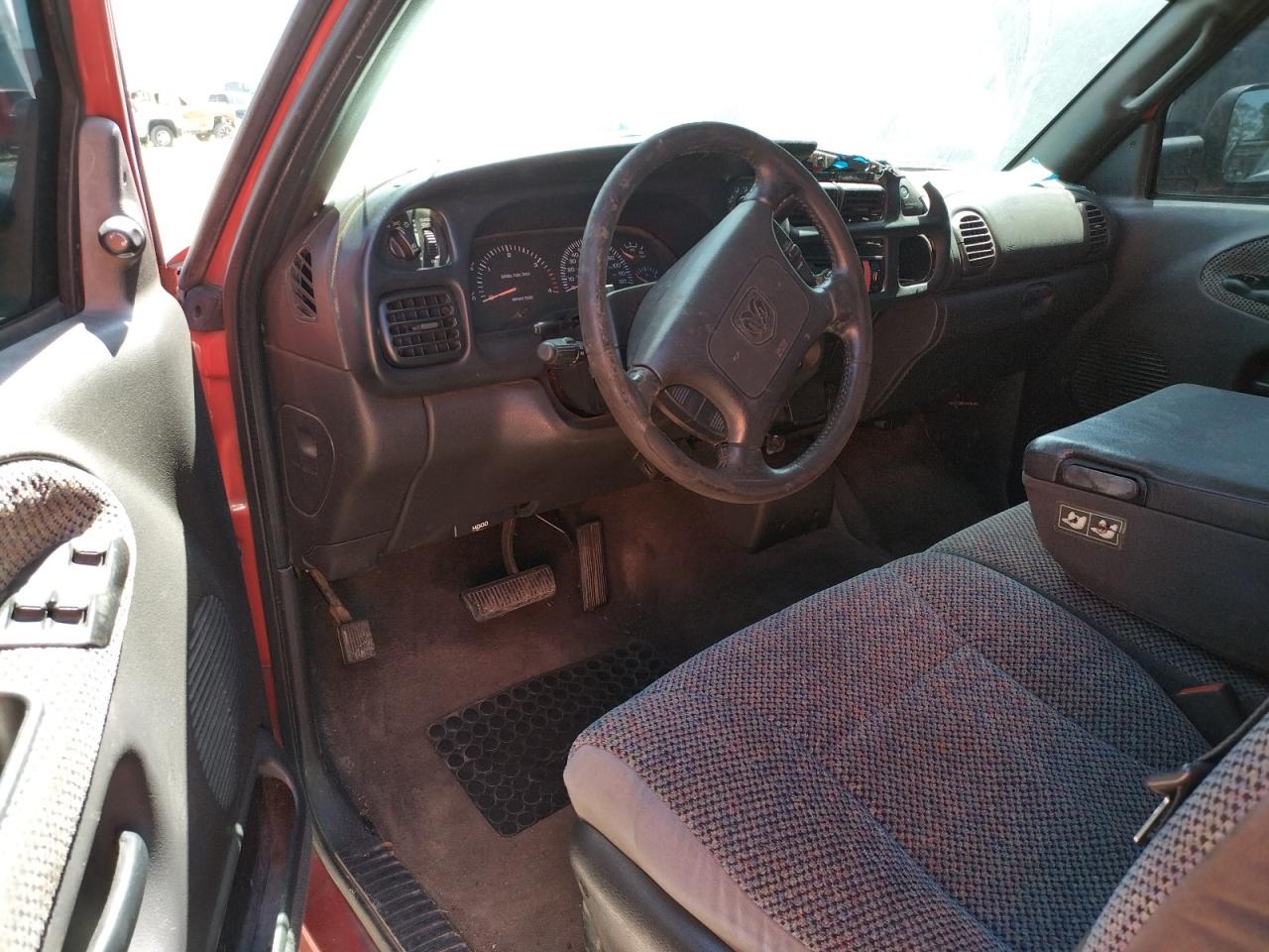 Photo 9 from auction – 2001 DODGE RAM 2500 with VIN 3B6MC36701M581260