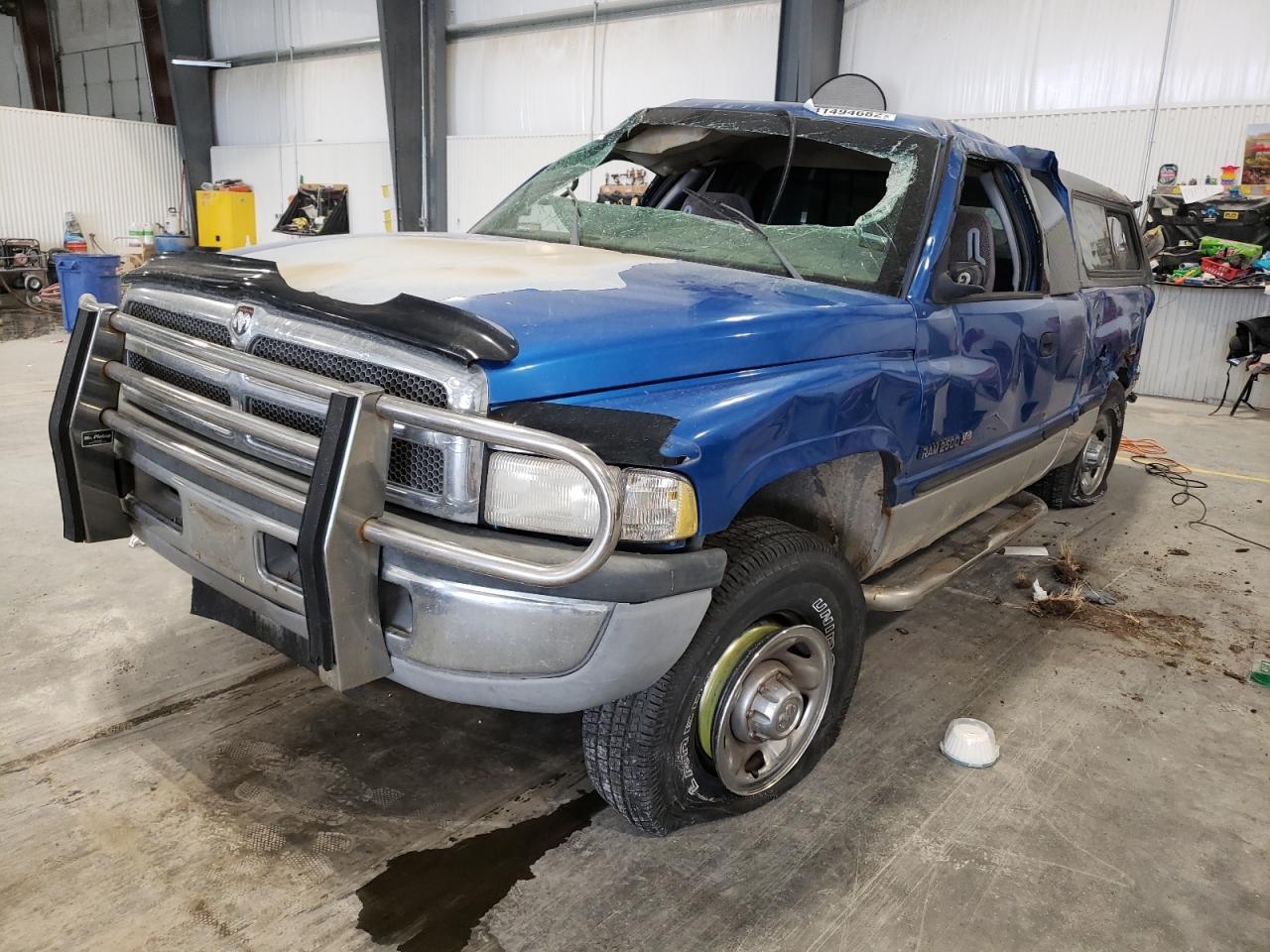 Photo 2 from auction – 1998 DODGE RAM 2500 with VIN 1B7KF23Z0WJ159892