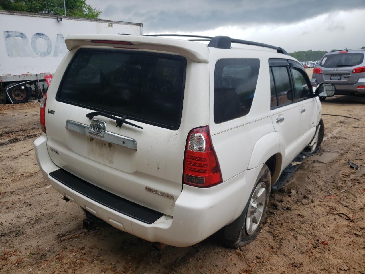 Photo 4 from auction – 2007 TOYOTA 4RUNNER SR with VIN JTEZU14R178078739