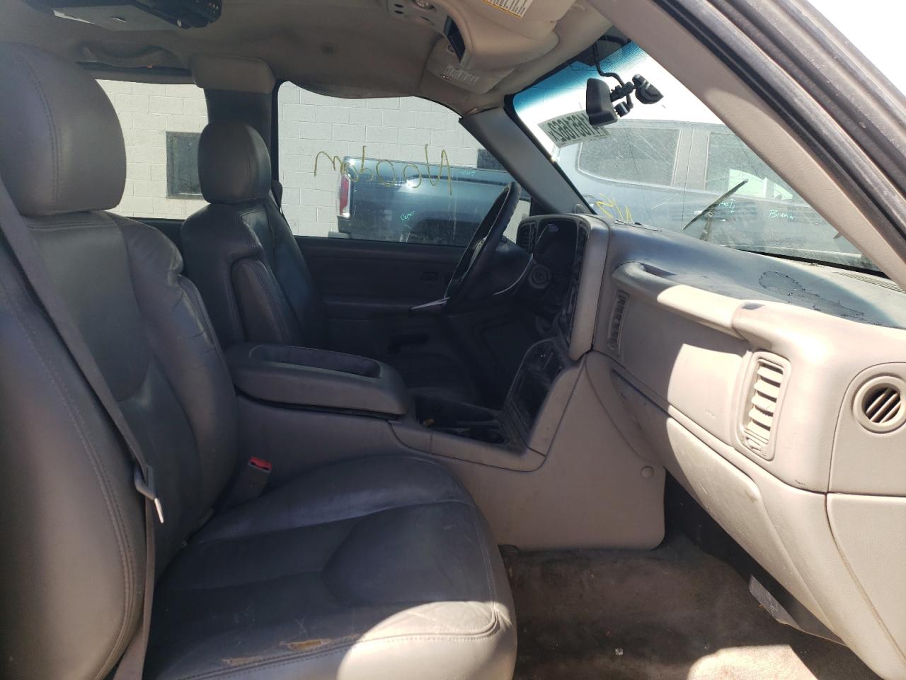 Photo 5 from auction – 2003 CHEVROLET SILVERADO with VIN 2GCEK19T731228279