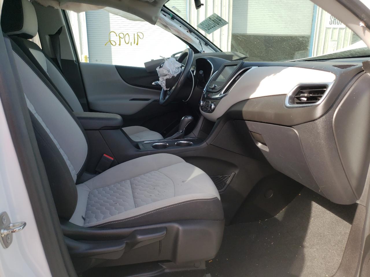 Photo 5 from auction – 2018 CHEVROLET EQUINOX LT with VIN 2GNAXSEV1J6282861
