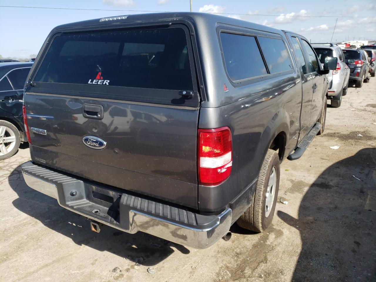 Photo 4 from auction – 2005 FORD F150 with VIN 1FTRX12W85FA38333