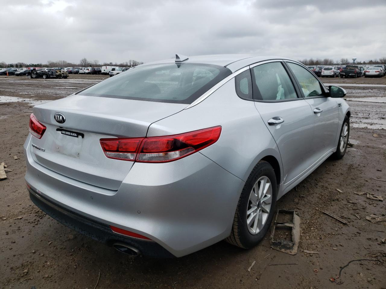 Photo 4 from auction – 2016 KIA OPTIMA LX with VIN 5XXGT4L38GG004213