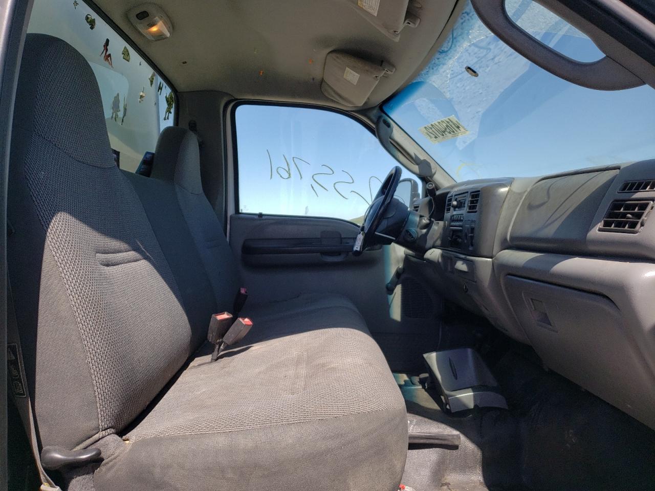 Photo 5 from auction – 2003 FORD F250 SUPER with VIN 3FTNF21L03MB44240