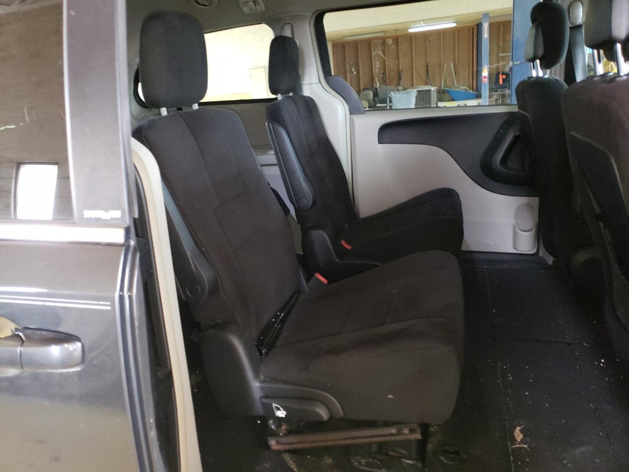 Photo 6 from auction – 2011 CHRYSLER TOWN & COU with VIN 2A4RR5DG8BR701728