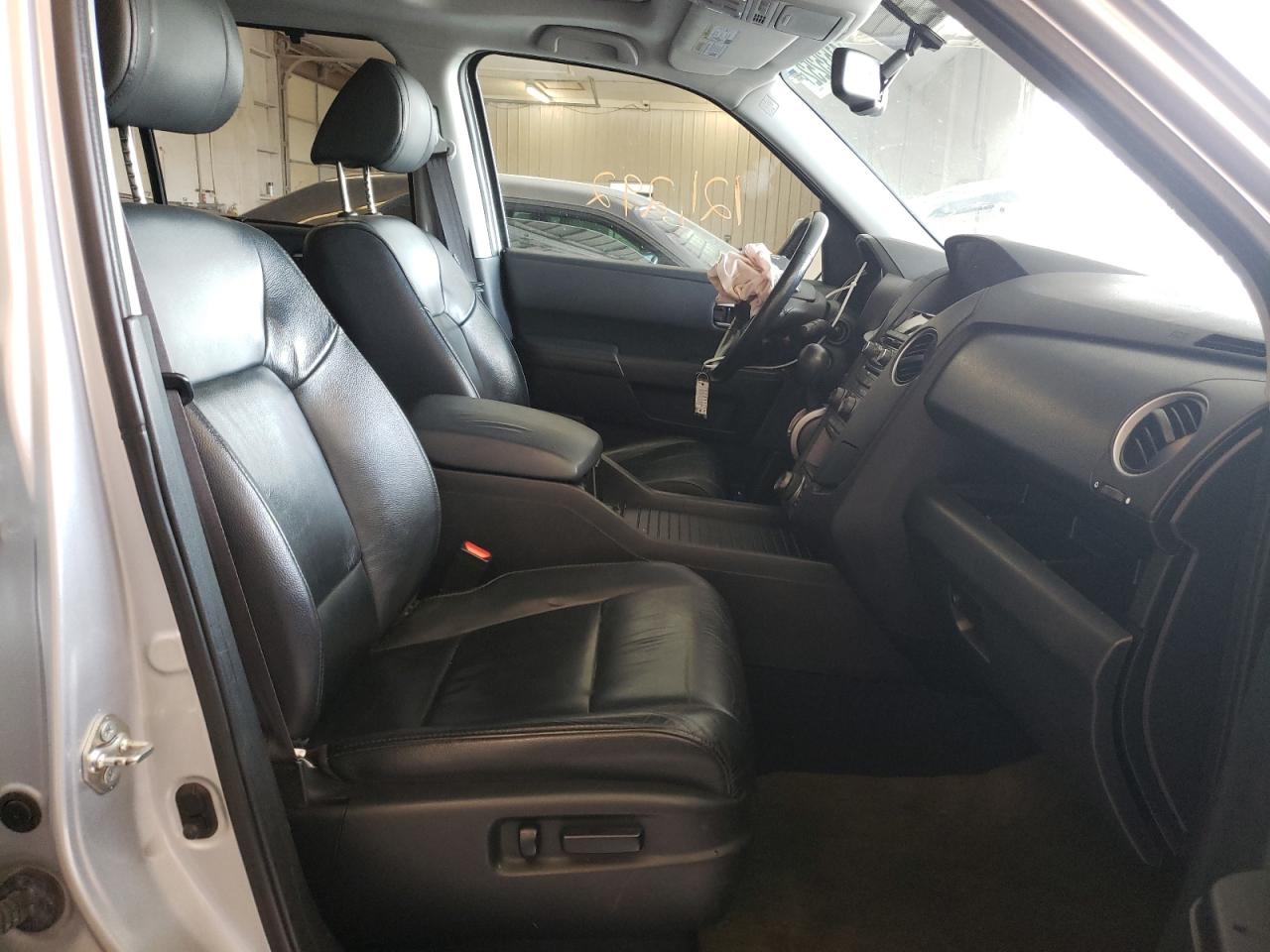 Photo 5 from auction – 2014 HONDA PILOT TOUR with VIN 5FNYF4H96EB055704