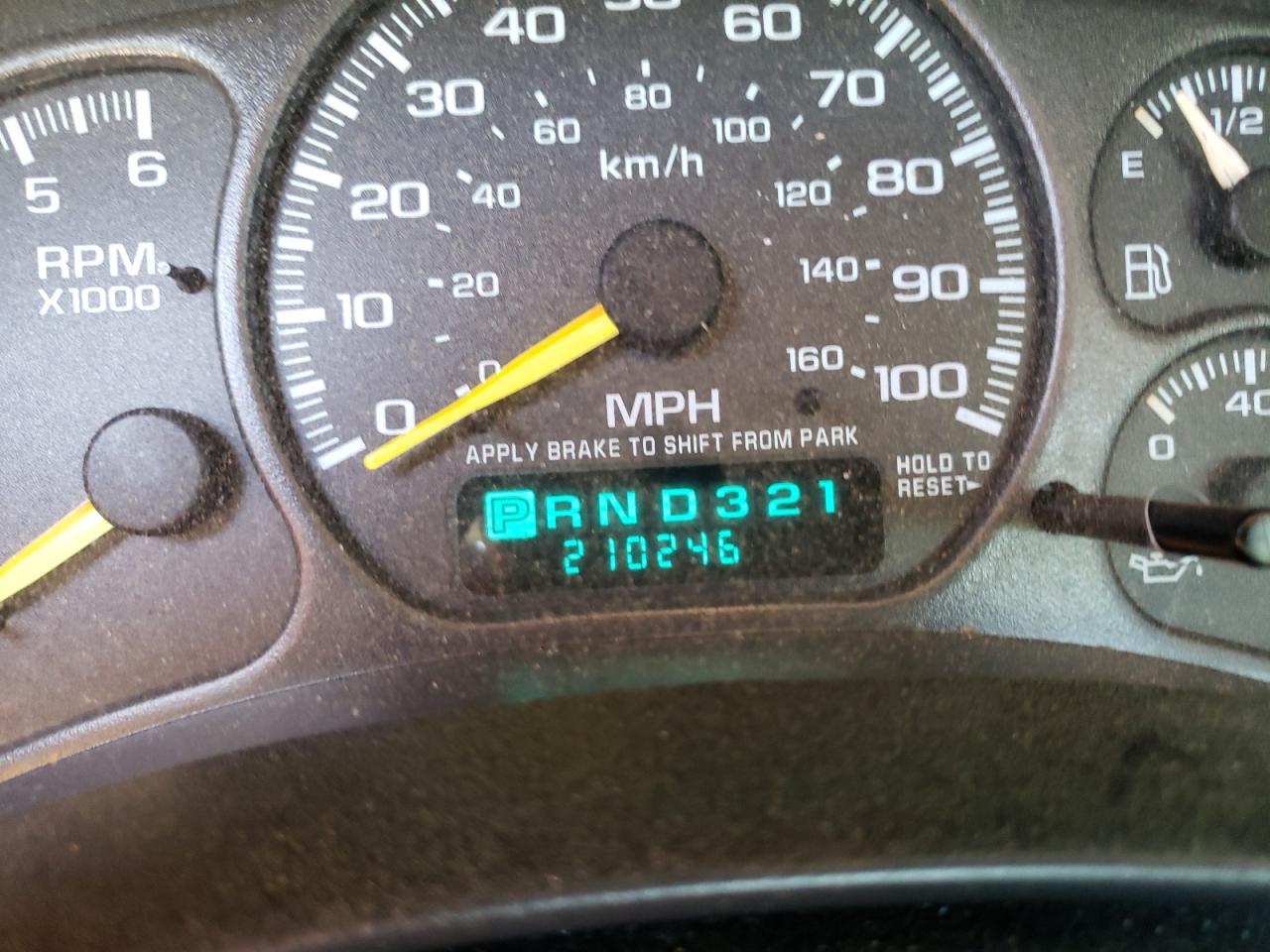 Photo 8 from auction – 2002 CHEVROLET SILVERADO with VIN 1GCEC14W32Z122643