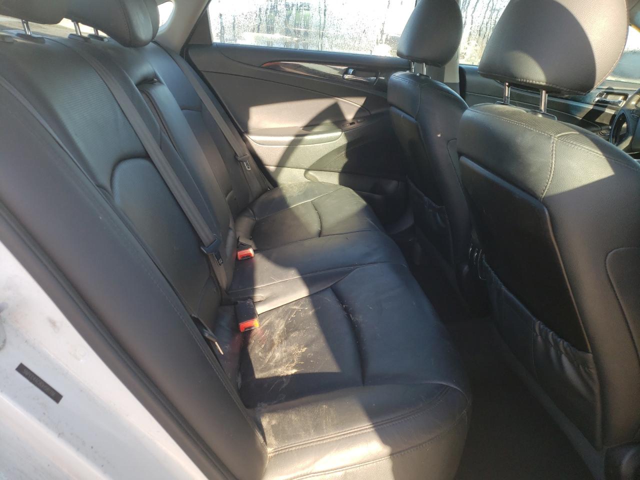 Photo 6 from auction – 2013 HYUNDAI SONATA SE with VIN 5NPEC4AC8DH581186