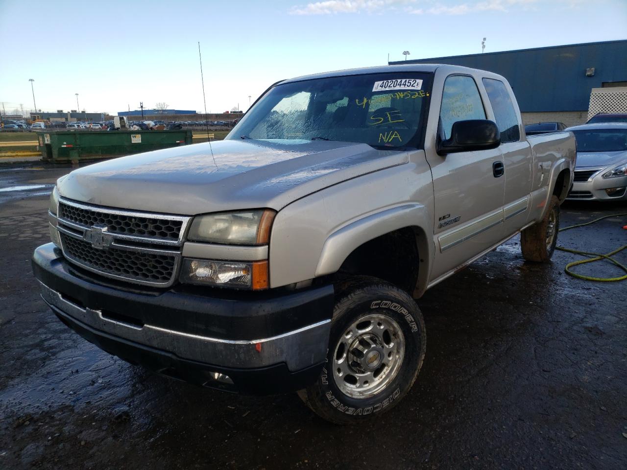 Photo 2 from auction – 2005 CHEVROLET 2500 with VIN 1GCHK29235E113027