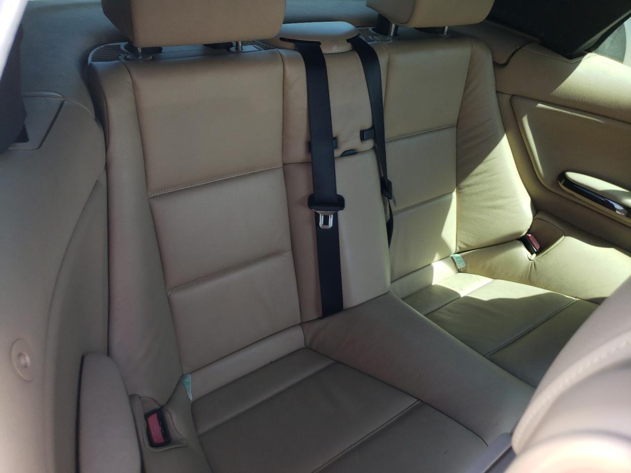 Photo 6 from auction – 2004 BMW 330 CI with VIN WBABW53434PL42300